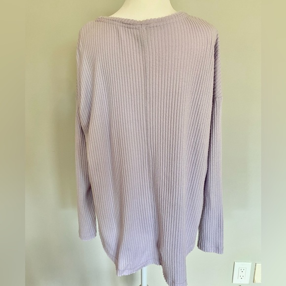 WILD FABLE Light Sweater Lavender V Neck - Picture 3 of 6
